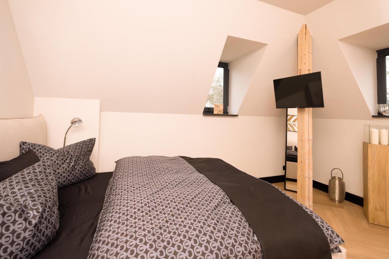 * Stadtvilla Plauen * * Aussergewoehnlich * 2 Zimmerwohnung * Zentrumsnah Luaran gambar