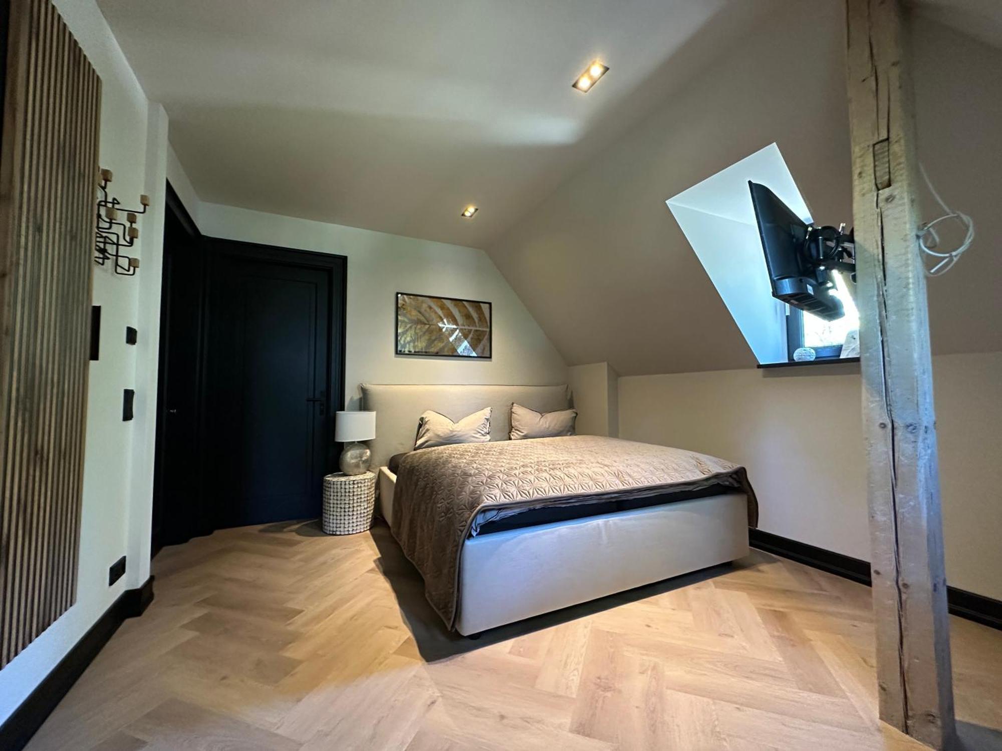 * Stadtvilla Plauen * * Aussergewoehnlich * 2 Zimmerwohnung * Zentrumsnah Luaran gambar