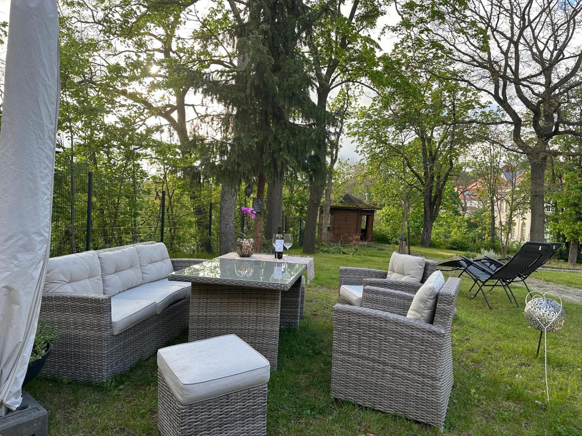 * Stadtvilla Plauen * * Aussergewoehnlich * 2 Zimmerwohnung * Zentrumsnah Luaran gambar